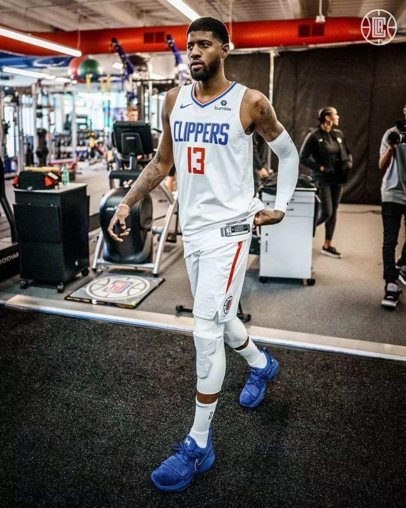 图片报：拜仁认真考虑格里马尔多，但尚未接触球员和勒沃库森（拜仁认真考察格里马尔多，尚未与球员及勒沃库森接触）