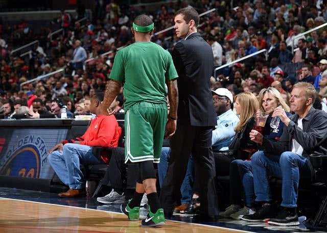 致敬传奇，布伦南-约翰逊进球后用孙兴慜招牌动作进行庆祝（布伦南-约翰逊破门后复刻孙兴慜招牌庆祝，致敬传奇）