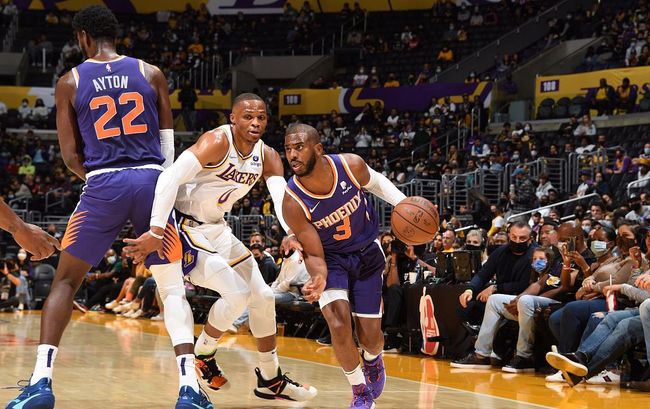 篮球湖人球员关键三分命中率高（湖人球员关键时刻三分命中率出众）