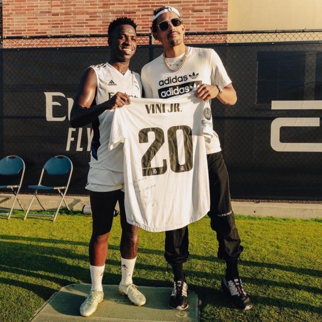 埃及主帅：萨拉赫是一名顶级球员，他将与埃及国家队创造历史（埃及主帅盛赞萨拉赫：顶级球星，将携手国家队书写历史）