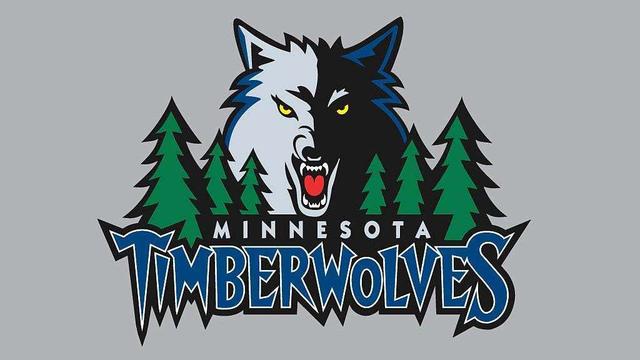 球迷怒喷后蹇韬回应：输球又怎么样？随后被韦世豪、甘超拦下（遭球迷怒斥，蹇韬回怼：输球又如何？韦世豪、甘超上前劝阻）