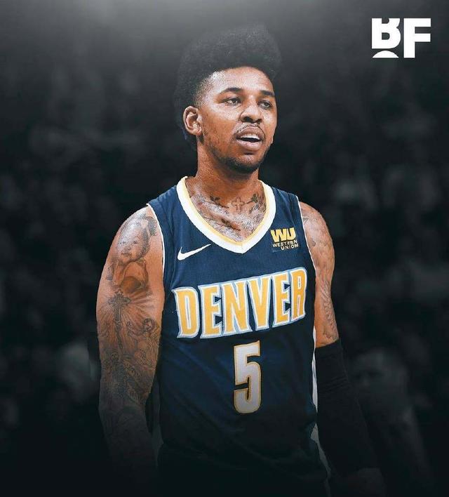 TA：球员版长袖球衣全面回归，实现从性能到美学的个性表达（TA：球员版长袖球衣重磅回归，以性能与美学共振诠释个性）