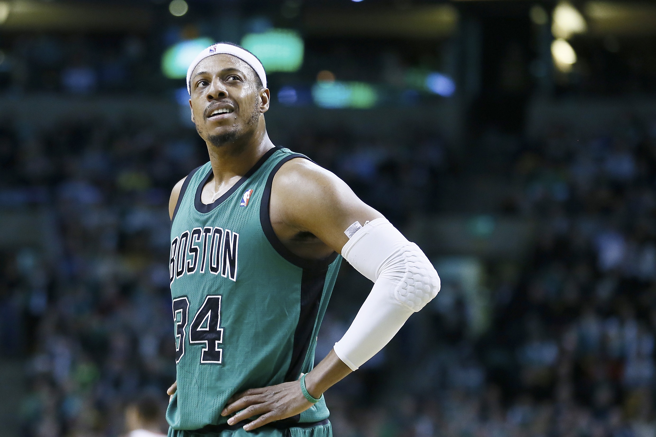 后场传控配合稳定，控球率持续提升（后场传控配合稳健，控球率稳步攀升）