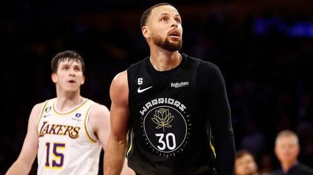 攻入里昂队史欧战第500球，托利索上演职业生涯首次帽子戏法（托利索打进里昂欧战队史第500球，职业生涯首次戴帽）