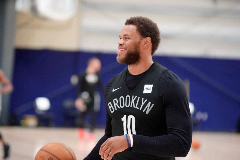 埃贝尔：诺伊尔仍是世界最佳门将之一；续约问题我们会联系他（埃贝尔称诺伊尔仍属世界顶尖门将；续约事宜将与其沟通）