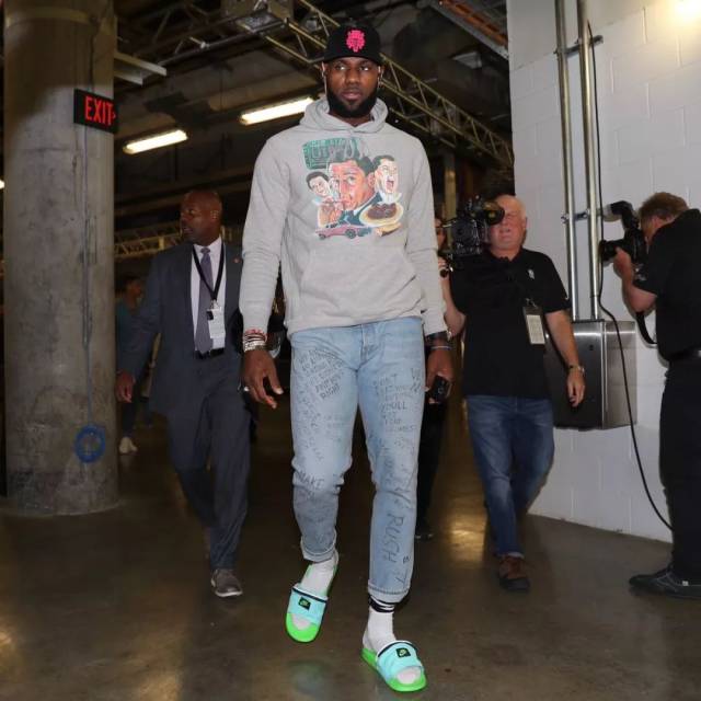 交易后卫，名单出炉，火箭却反悔了，超级球星恐帮倒忙（后卫交易曝光、名单公布，火箭临时变卦，巨星或成拖累）